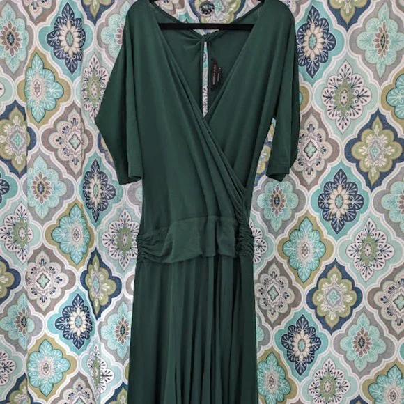 bcbg green wrap dress Zapaka Women Dark Green Sweetheart Bridesmaid Dress A Line Keyhole Satin  Long Prom Dress – ZAPAKA main image 0